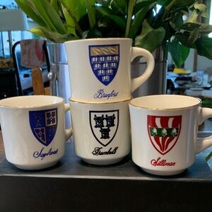 SET/4 YALE RESIDENTIAL COLLEGES VINTAGE COFFEE MUGS WITH HERALDIC EMBLEMS
